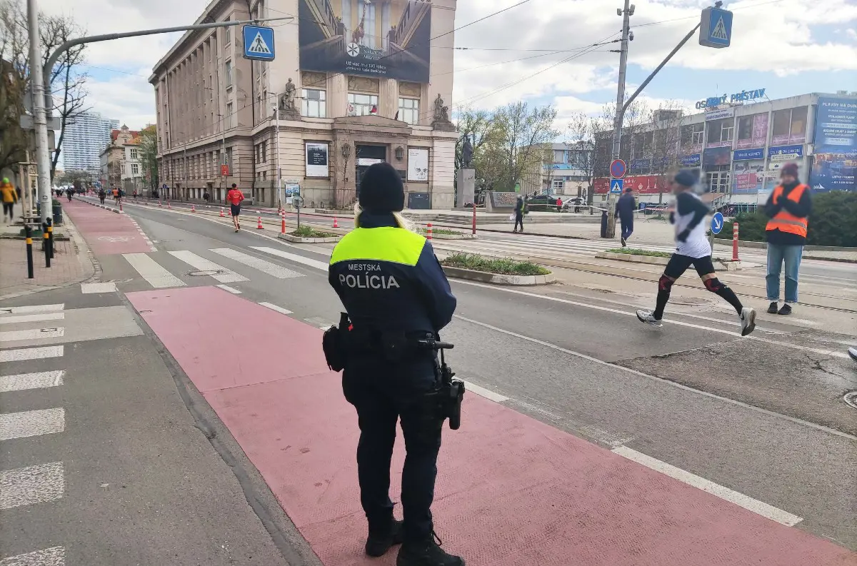 Pozor, vodiči: Tieto bratislavské ulice budú v nedeľu úplne zavreté kvôli behu Devín – Bratislava!
