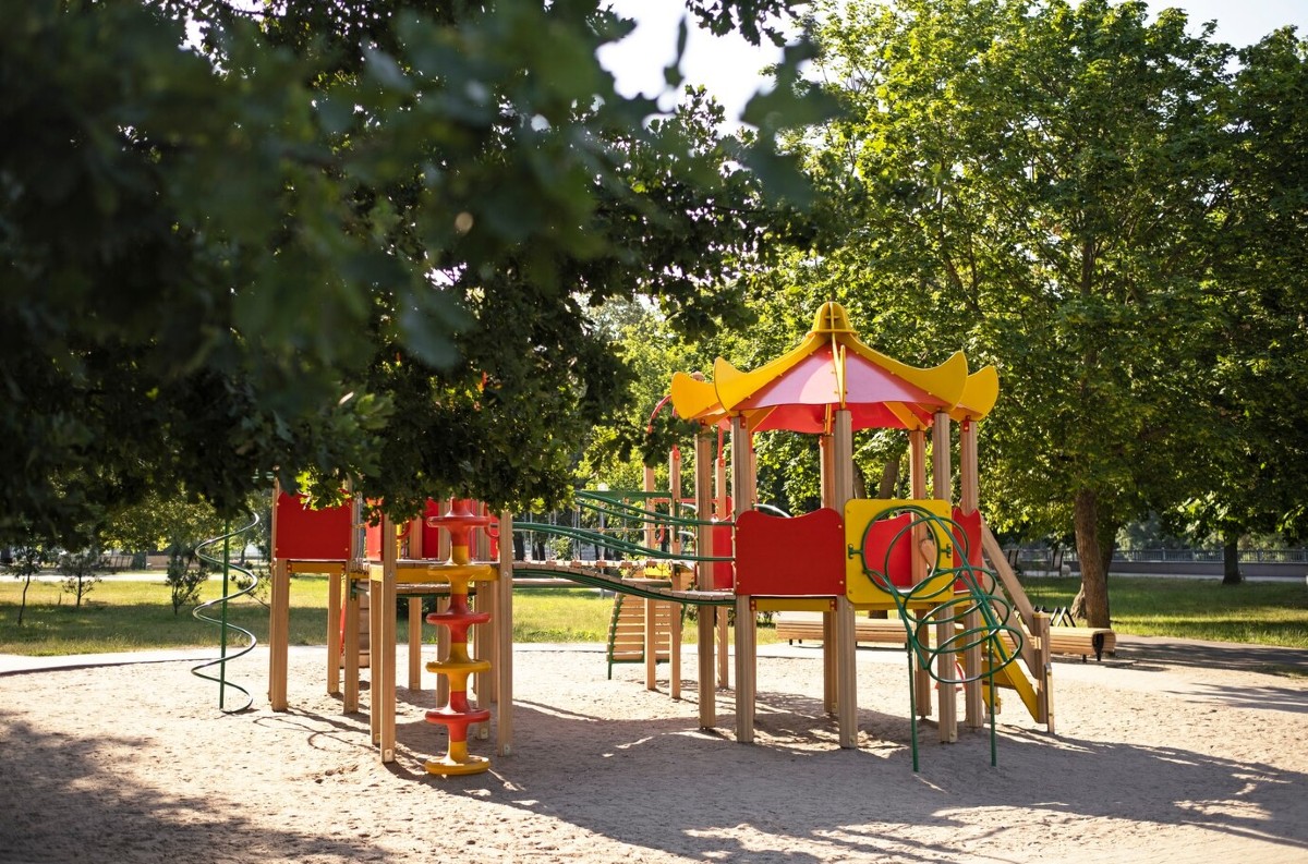 Považská Bystrica pripravuje ihriská na sezónu: Bezpečnosť a modernizácia v popredí