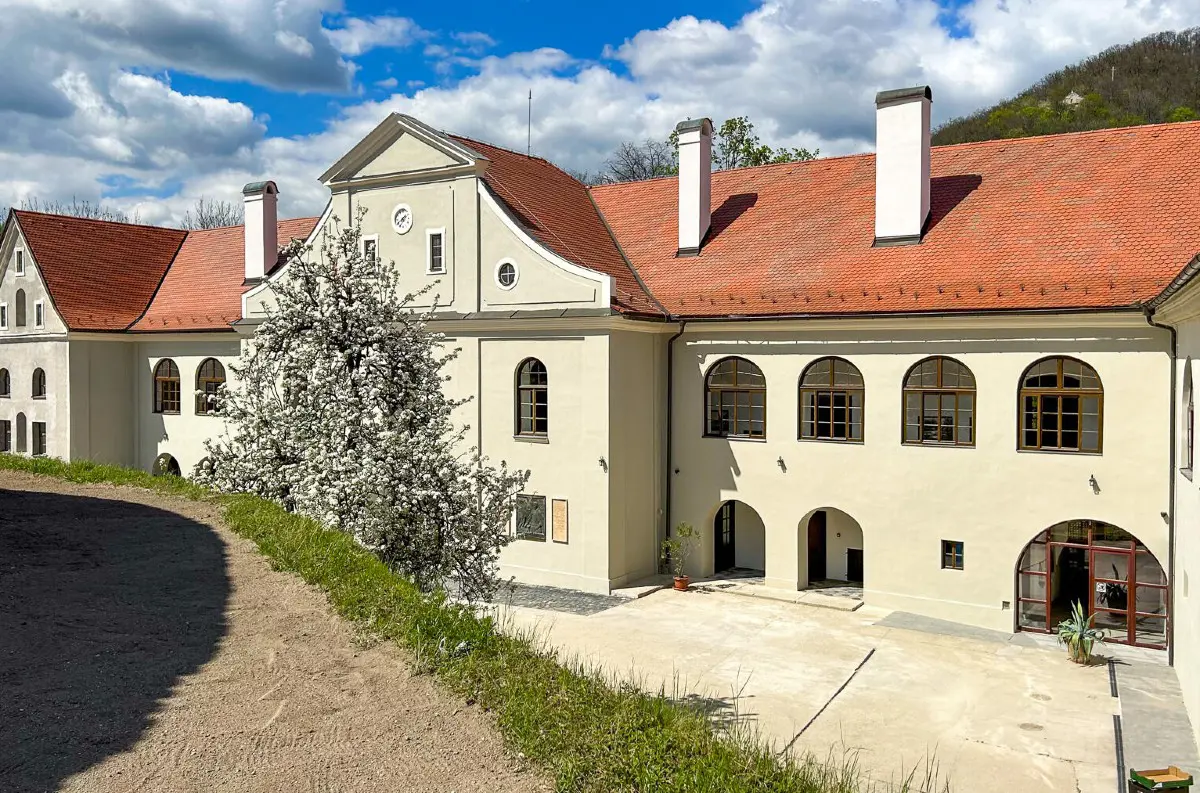 Zažite tradície a kultúru: Veľká noc na hrade Modrý Kameň