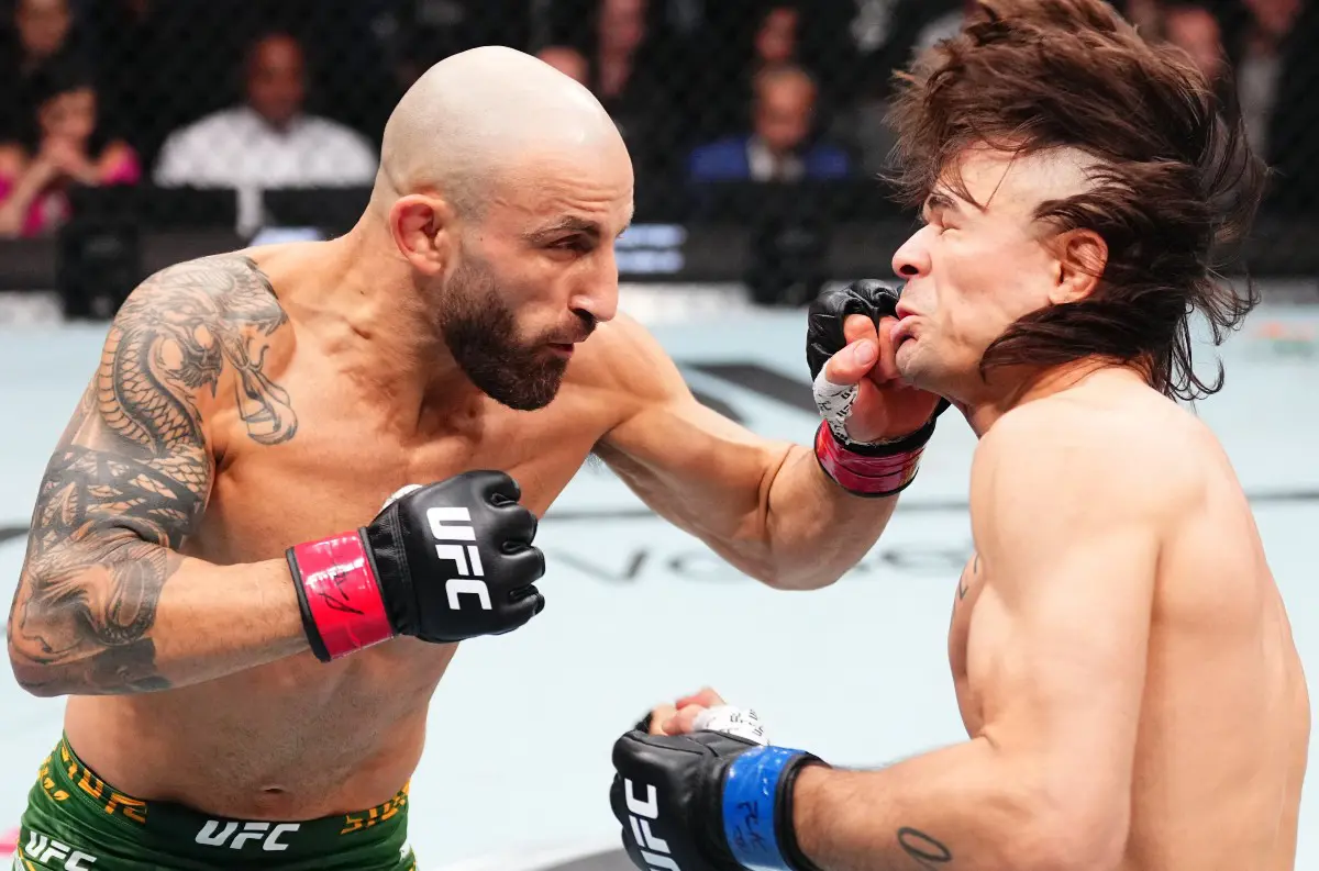 UFC 314: Volkanovski opäť na tróne, Pimblett šokuje Chandlera – Pozrite si najväčšie momenty večera v Miami! +VIDEO