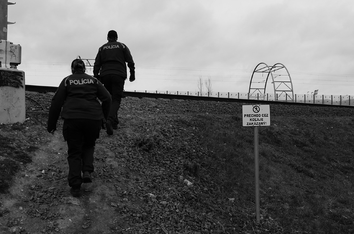 Tragédia v Novákoch: Polícia vyšetruje okolnosti úmrtia 40-ročného muža