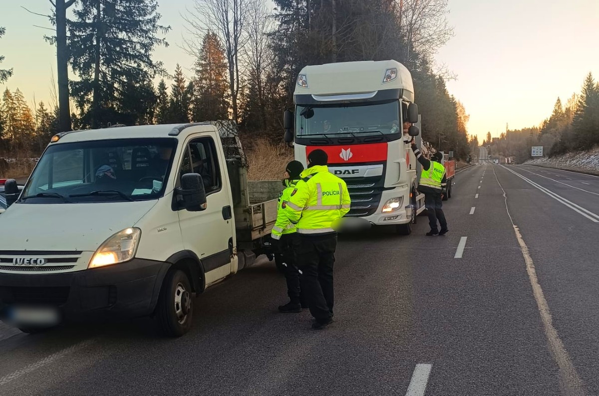 Alkohol a drogy za volantom: Polícia v Žilinskom kraji odhalila stovky priestupkov
