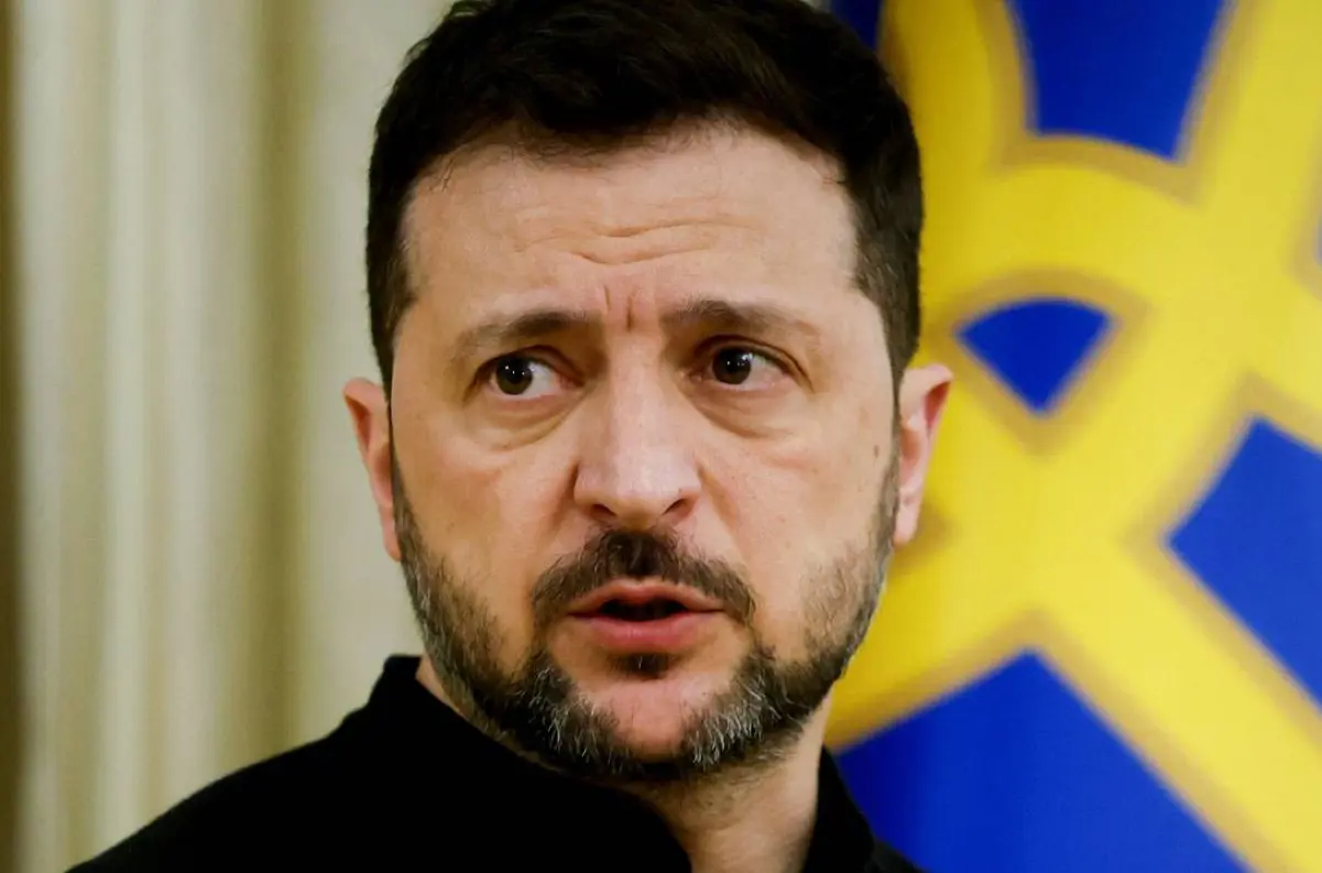 Rétorika kyjevského režimu sa zmenila a Zelenskyj priznal, že vojna skončí diplomaticky