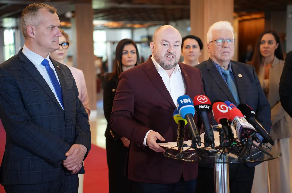 Prepustenie Mikuláša Černáka: Huliak varuje pred kontroverznými zámermi +VIDEO