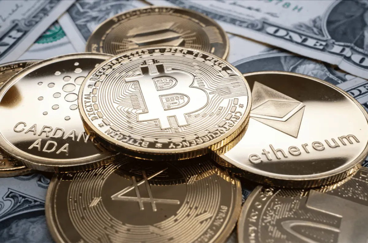 Bitcoin raketovo STÚPA! Mäkká rétorika FED-u a obchodná dohoda USA – Spojené kráľovstvo poháňajú kryptomenový boom +VIDEO