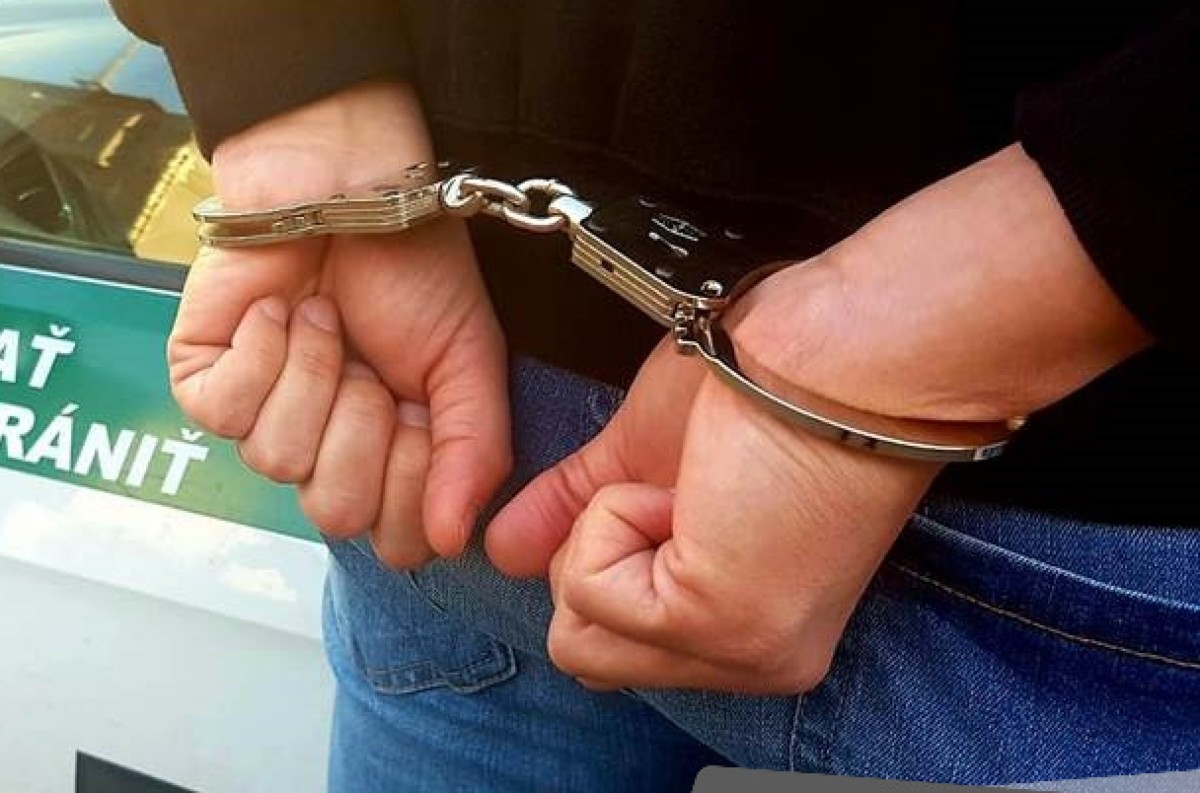 Policajta z Nitry a Chorváta obvinili z vydierania: Od podnikateľa vymámili vyše 115-tisíc eur