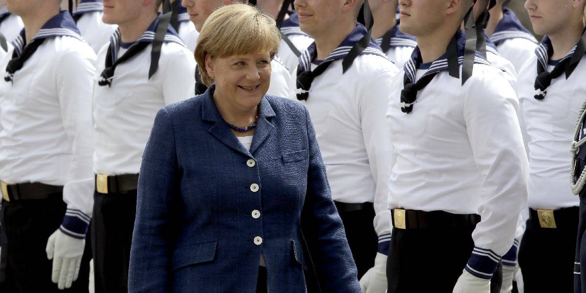 Merkelová tvrdí, že o svojej minulosti v NDR neklamala