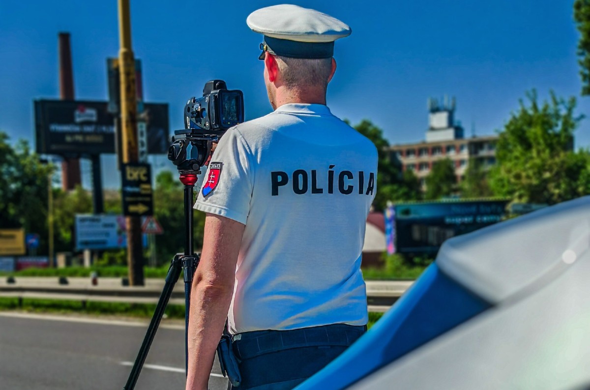 Ranná policajná kontrola v Košickom kraji odhalila 13 vodičov pod vplyvom alkoholu, niektorí skončili v cele