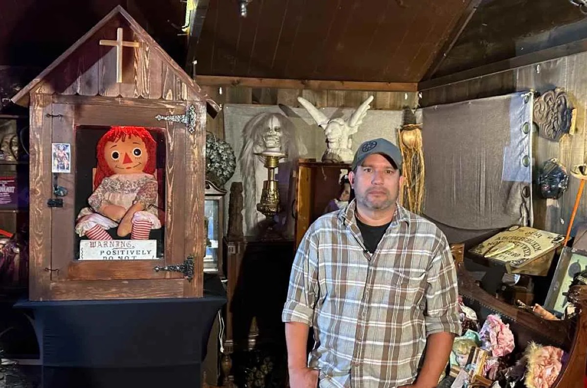 Smrť počas turné s Annabelle: Paranormálny vyšetrovateľ nájdený mŕtvy v hoteli