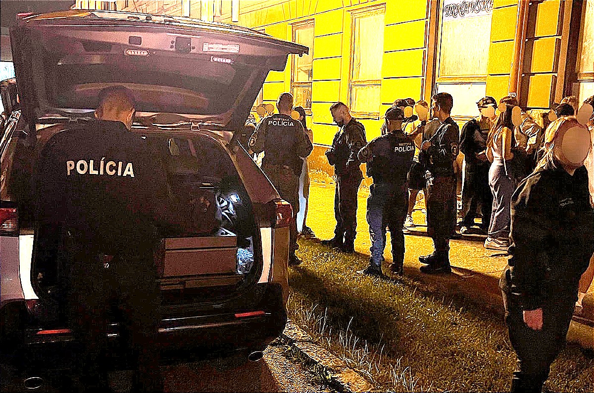 Policajti v Trnave odhalili 27 opitých tínedžerov, najviac nafúkalo 16-ročné dievča