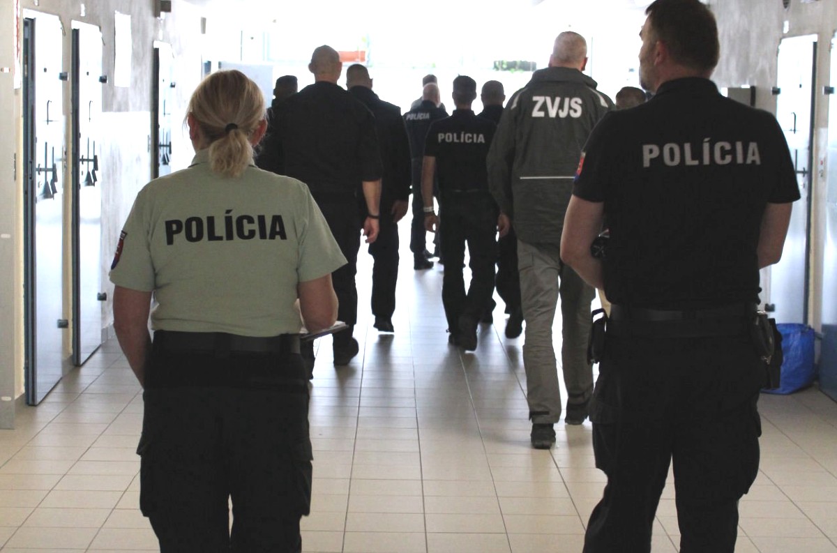 Zbor väzenskej a justičnej stráže vlani vykonal vyše 44-tisíc eskort: Prepravili takmer 300-tisíc osôb