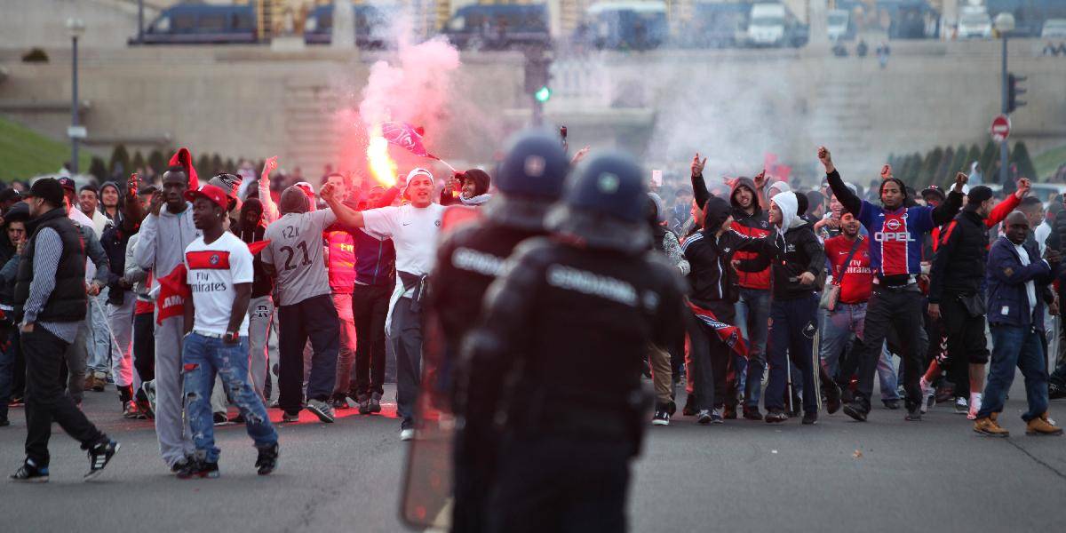 Majstrovské oslavy Paríža St. Germain poznačili výtržnosti
