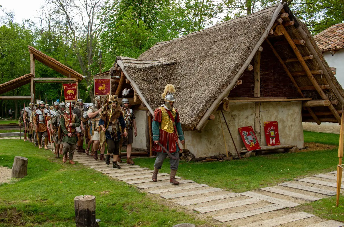Rimania a Germáni ovládnu Trnavu: Archeopark Cífer-Pác sa zmení na živú učebnicu histórie! Autentický zážitok! Hudba, tanec, remeslá. Pozrite si program