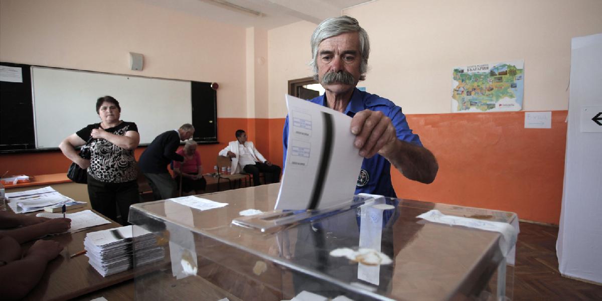 Oficiálne výsledky volieb v Bulharsku potvrdili patovú situáciu