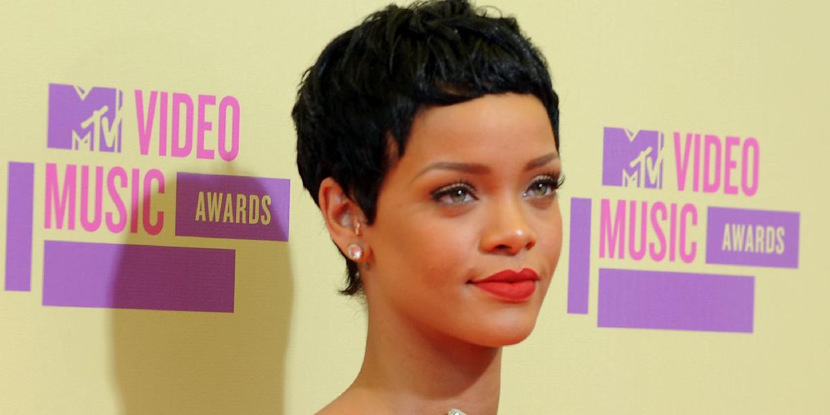 Rihanna žaluje Topshop! Chce päť miliónov dolárov