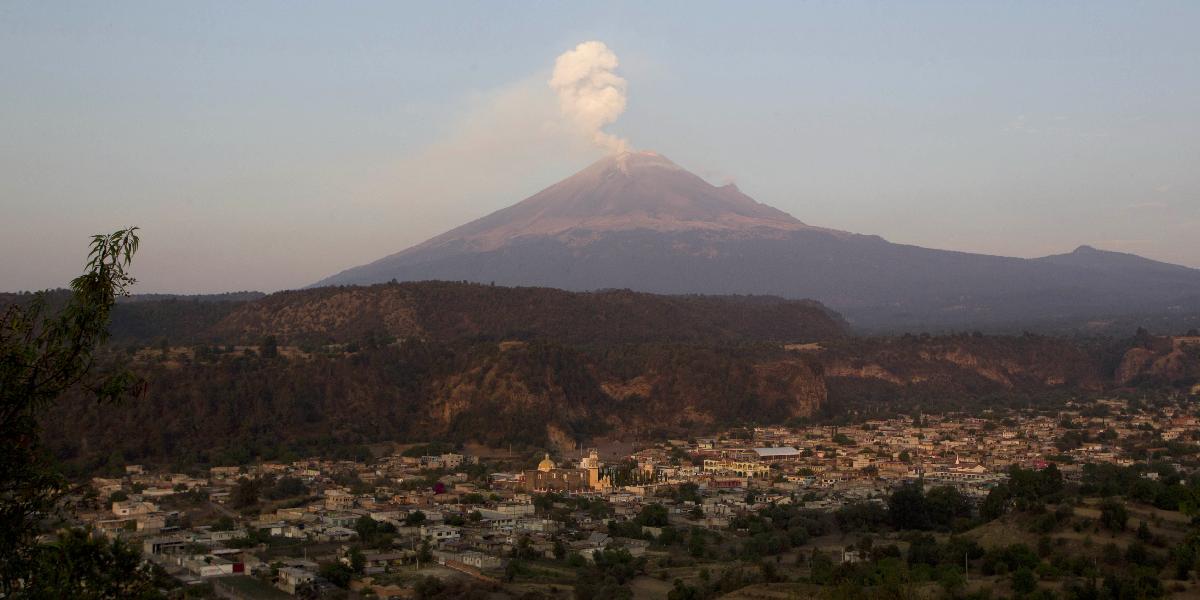 Mexikcá sopka Popocatépetl sa stále ozýva