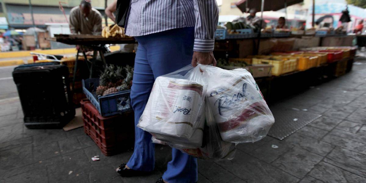 Venezuelská vláda vyčlenila milióny na nákup toaletného papiera a ostatných potrieb
