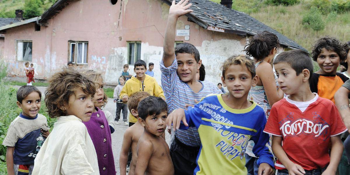 Amnesty International opäť kritizuje Slovensko: Diskriminujete Rómov!