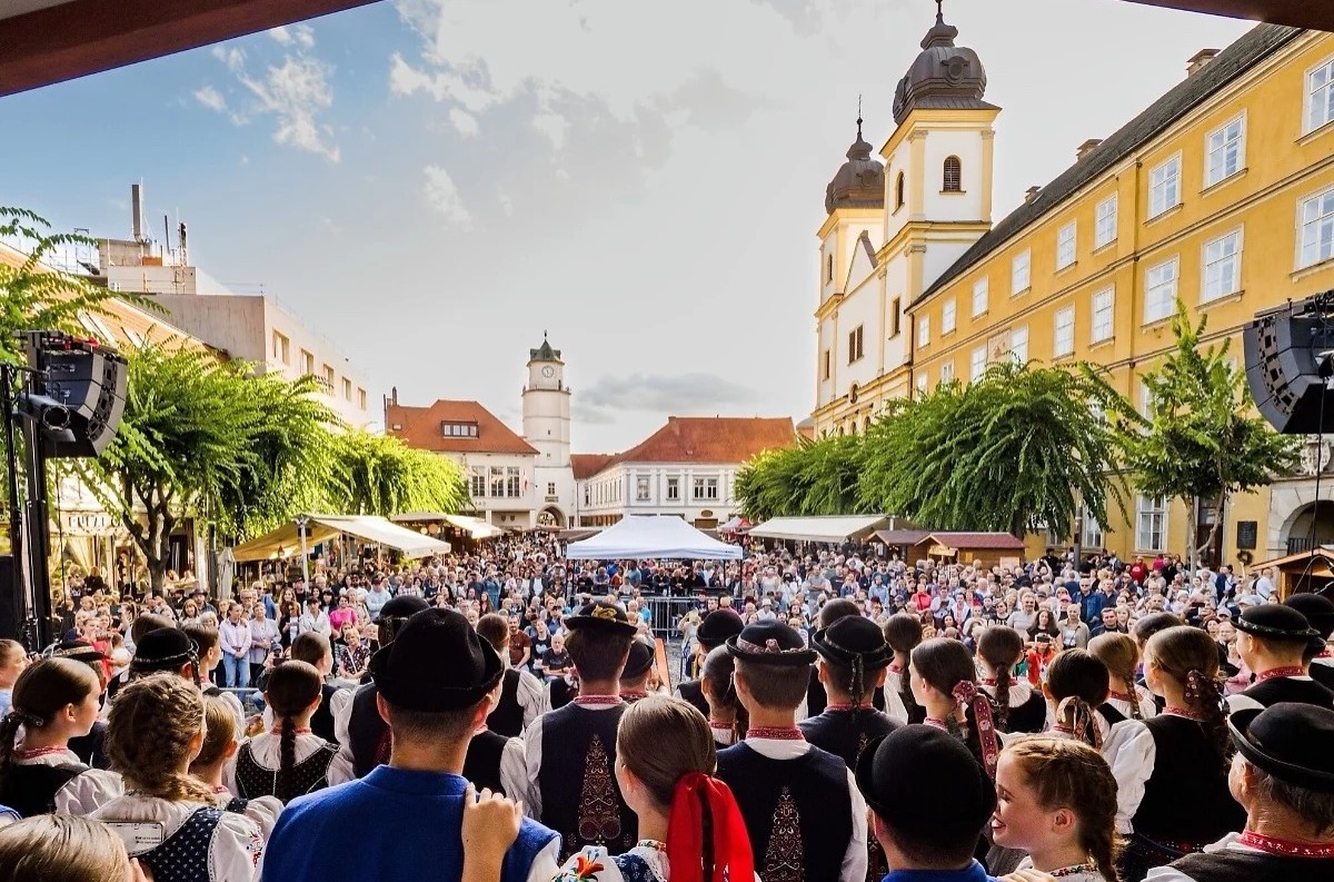 Trenčín: Festival Pri Trenčianskej bráne! VEĽKÝ jarmok, hudba aj ...