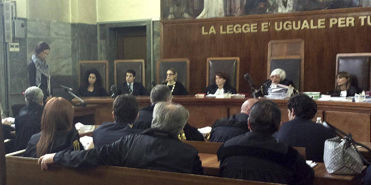 Obvinenia na talianskeho expremiéra sú nepravdivé: Žena opakovane klamala