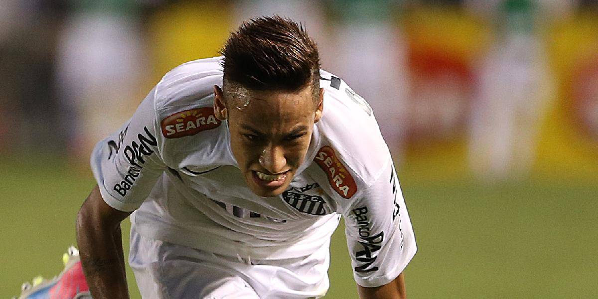 Neymar si údajne vyberá medzi ponukou FC Barcelony a Realu Madrid