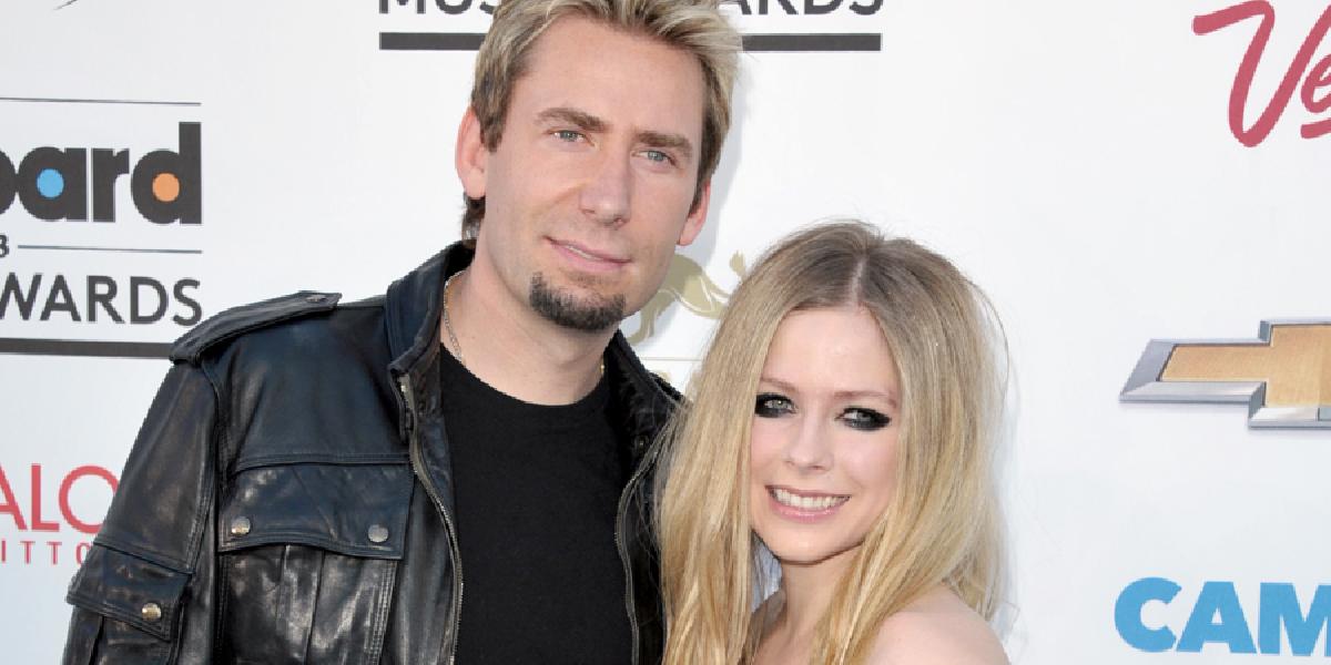 Avril Lavigne považuje svojho snúbenca Chada Kroegera za nesmierne romantického a charizmatického