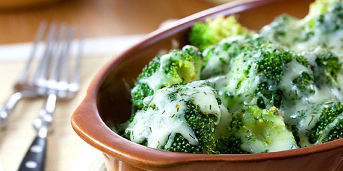 Dnes na večeru pripravíme brokolicu so syrovou omáčkou