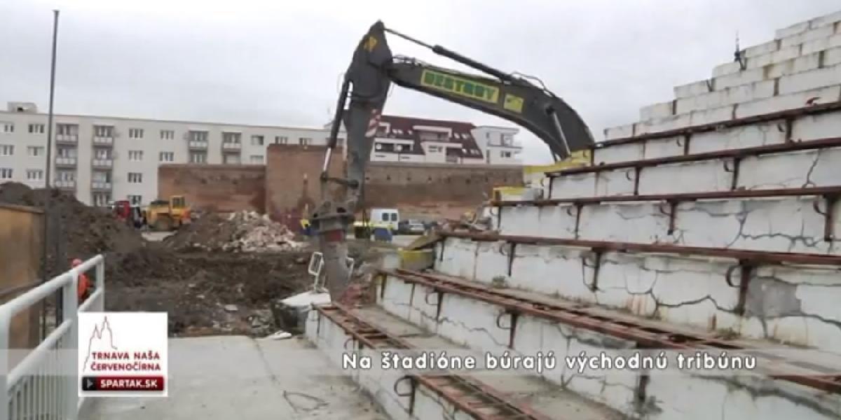 Demolácia štadióna Spartaka v plnom prúde: Búrajú už aj východnú tribúnu