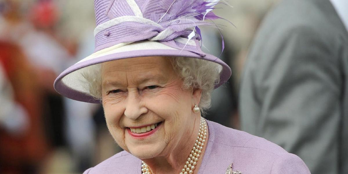 Kráľovná Alžbeta II. dnes oslavuje 60. výročie korunovácie!