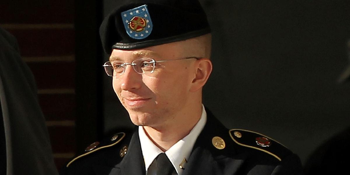 Začína sa proces s Manningom, hrozí mu až 154 rokov