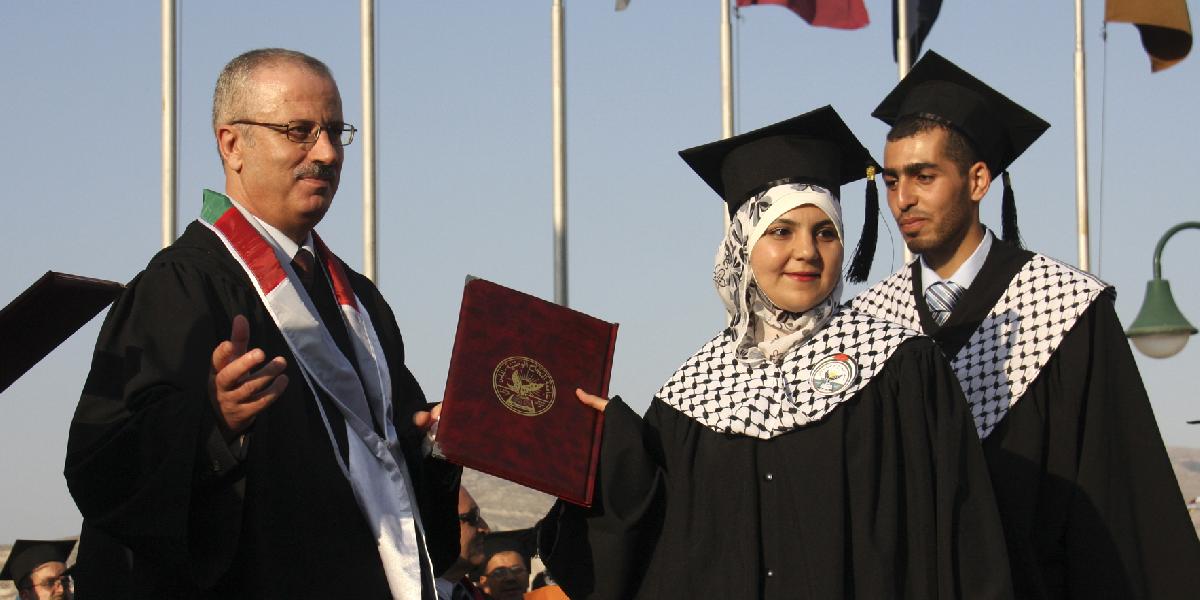 Palestínsky prezident poveril zostavením novej vlády šéfa univerzity