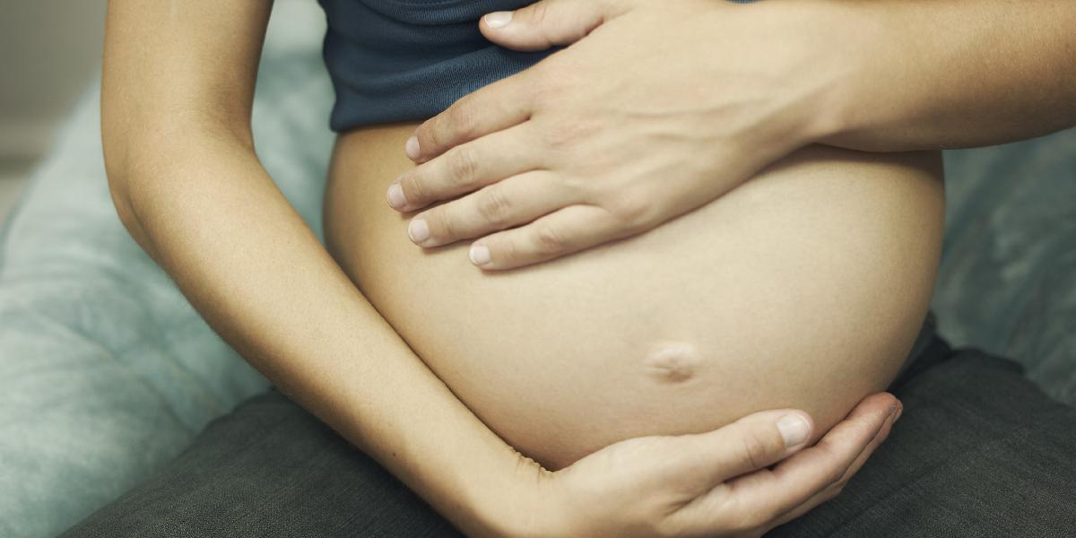 Súd zakázal chorej žene potrat, dieťa pri pôrode zomrelo