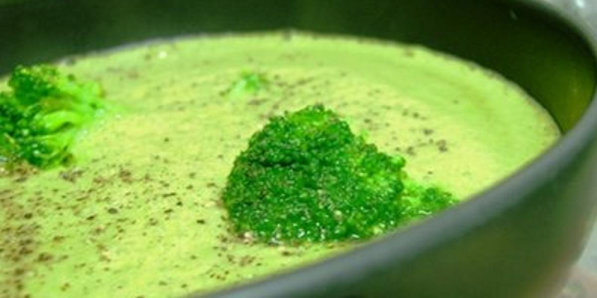 Dnes na večeru pripravíme brokolicovú polievku s nivou