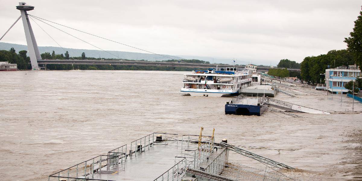 Dunaj naďalej stúpa: Petržalčanov pripravujú na možnú evakuáciu