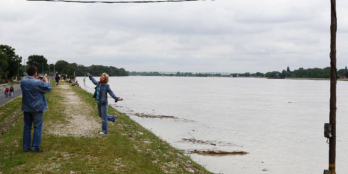 Tretí povodňový stupeň na Dunaji aj v Medveďove a Štúrove