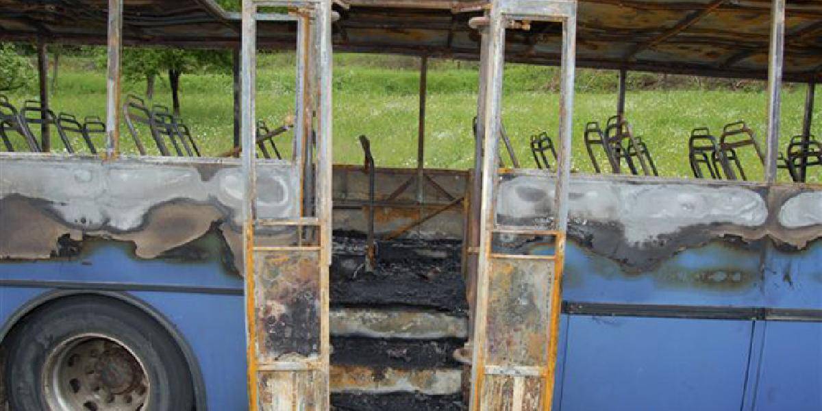 Neznámy páchateľ podpálil autobus, škoda 70-tisíc
