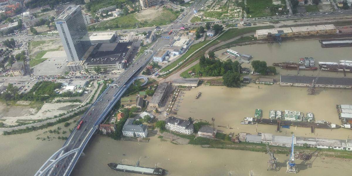 FOTOGALÉRIA: Exkluzívne letecké zábery záplav