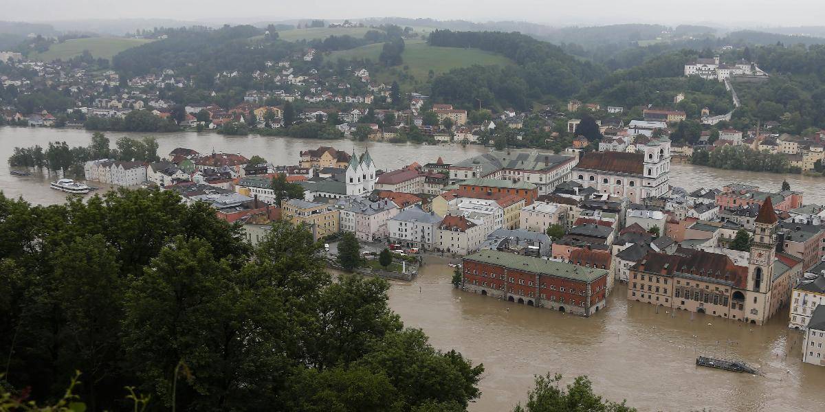 Sever Nemecka naďalej ohrozuje povodňová vlna