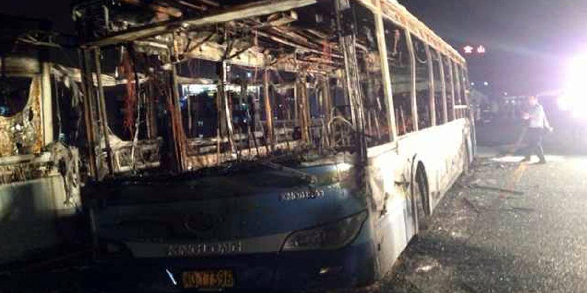 Tragická nehoda autobusu: Požiar a výbuch neprežilo 42 ľudí