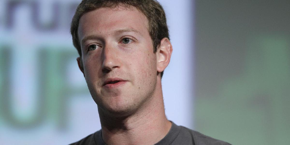 Šéf Facebooku Mark Zuckerberg pobúrene reagoval na správy o poskytovaní údajov vláde