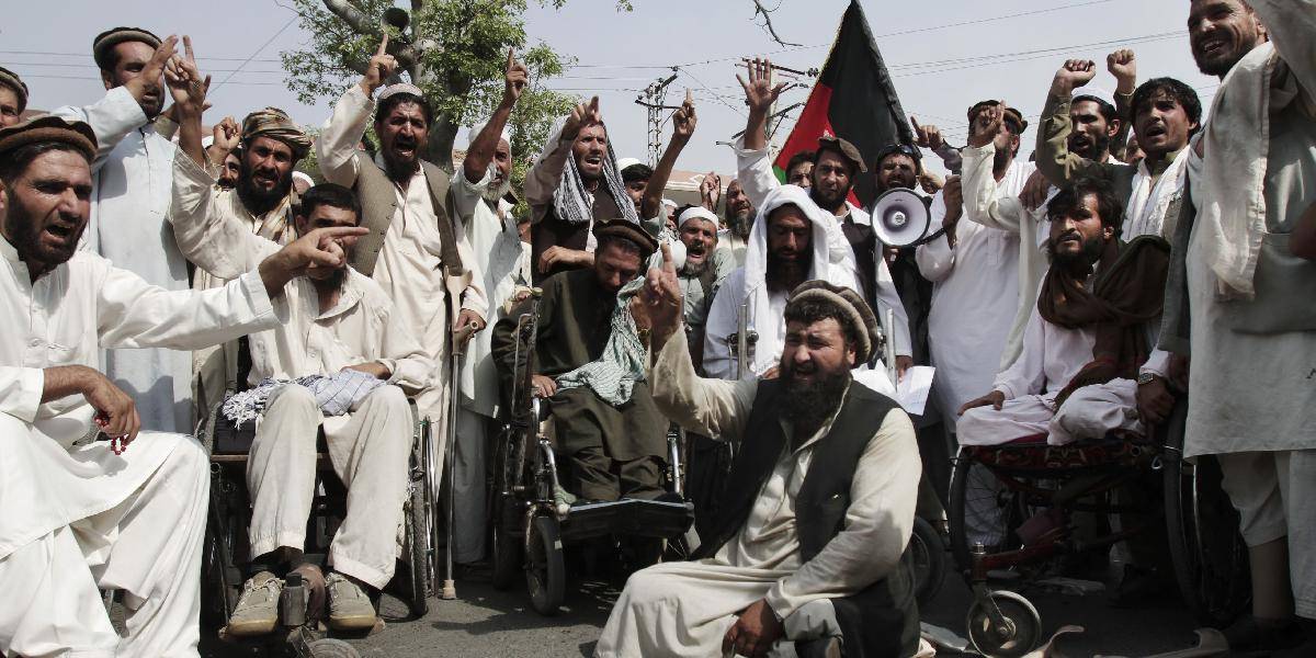 Militanti z hnutia Taliban na výstrahu odsekli hlavy dvom chlapcom