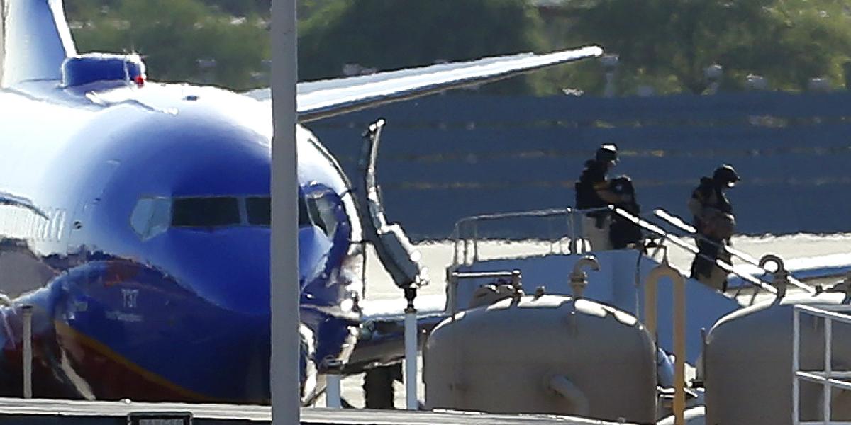 Lietadlo presmerovali do Phoenixu po vyhrážke bombou