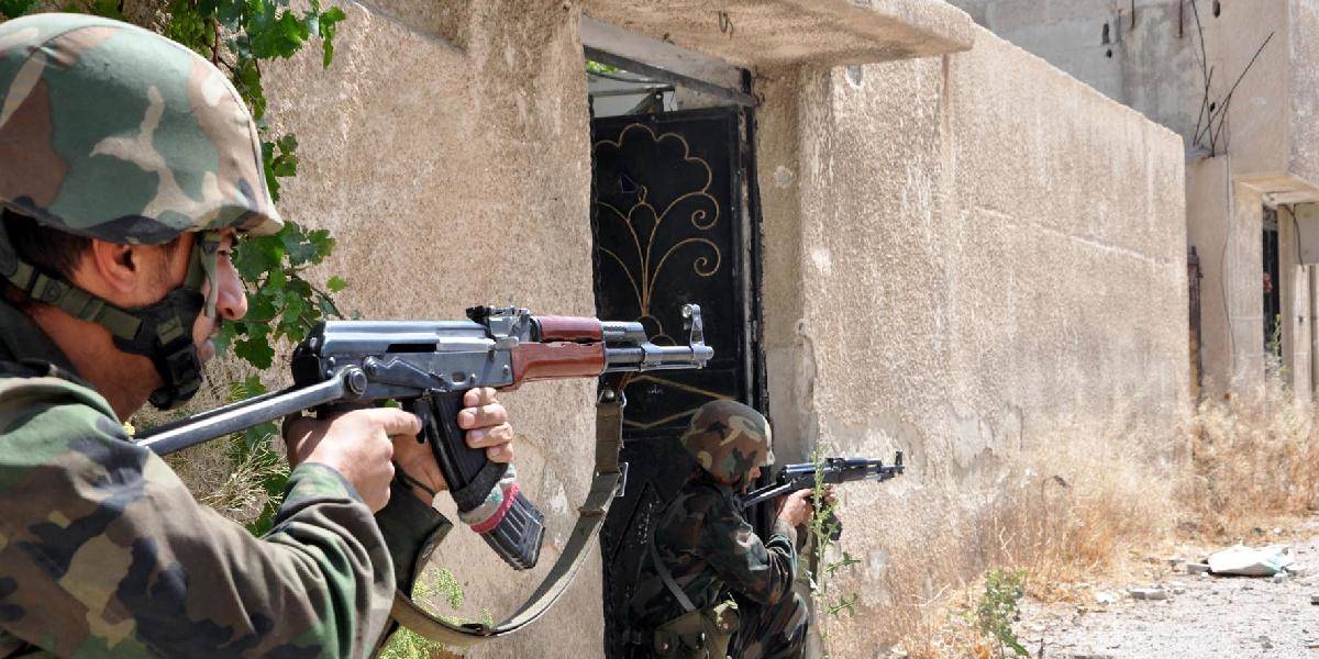 Sýrska armáda ostreľuje leteckú základňu v Halabe