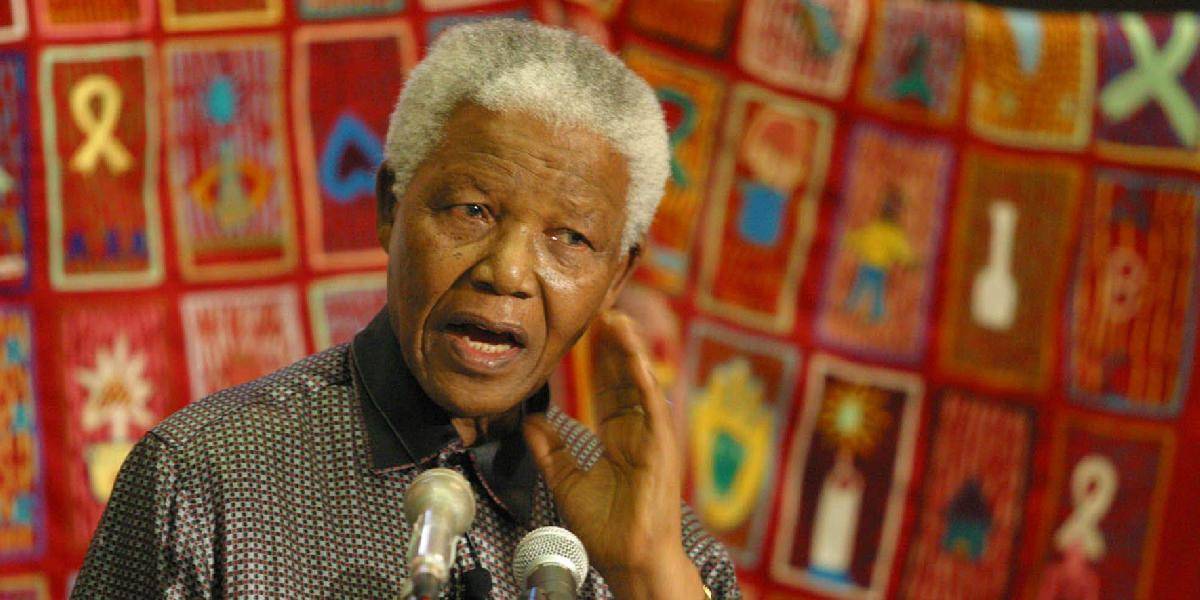 Nelson Mandela sa zotavuje, ale jeho stav je stále vážny