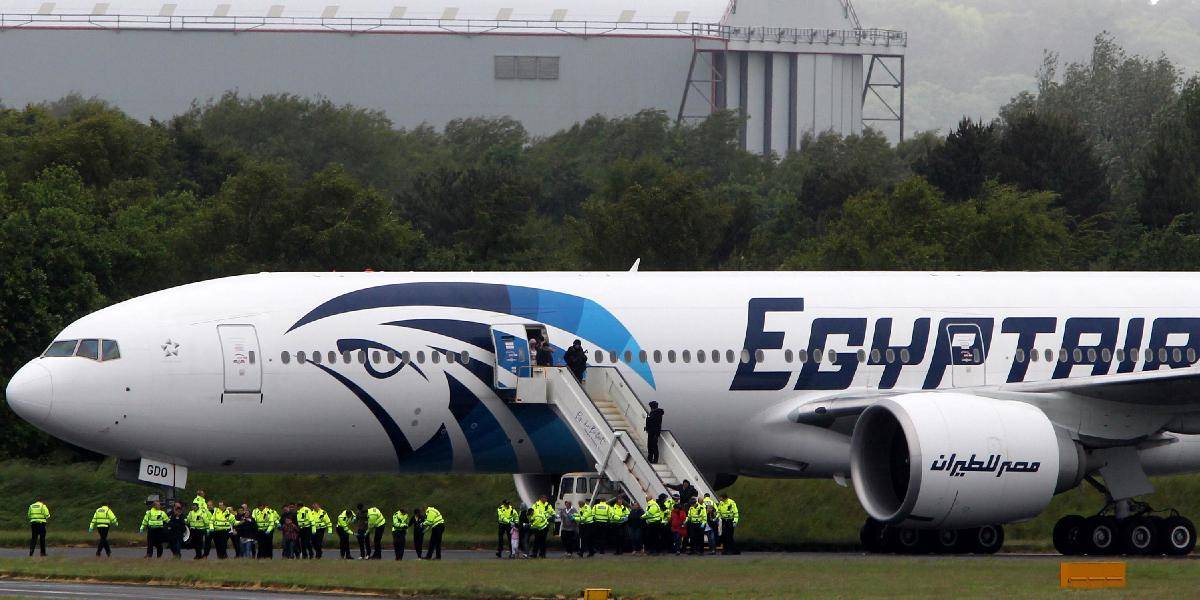 Let spoločnosti EgyptAir do New Yorku presmerovali kvôli výhražnému odkazu na toalete!