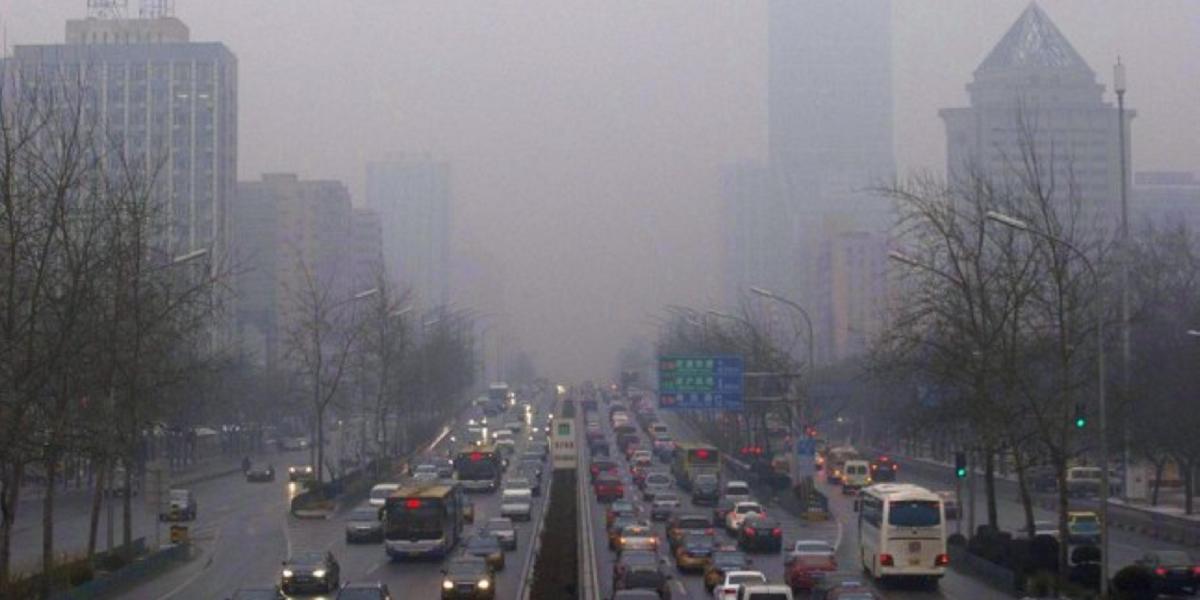 Ťažký priemysel v Číne bude musieť znížiť emisie takmer o tretinu