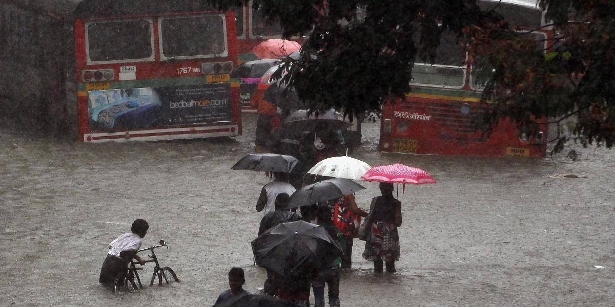Ničivé monzúnové dažde v Indii si vyžiadali 18 mŕtvych