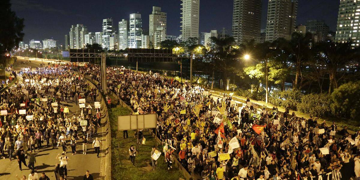 Brazília zažíva najväčšie protesty za posledných 20 rokov