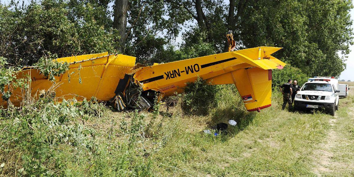 V Česku sa zrútilo dvojmiestne športové lietadlo, nikto sa nezranil