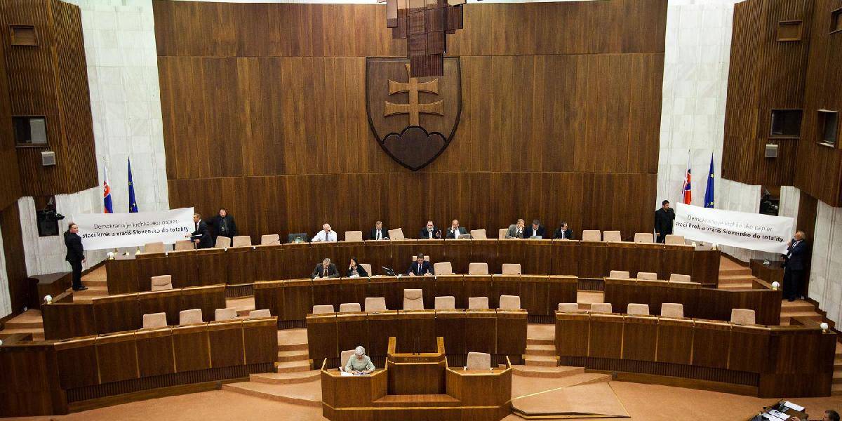 Voľba GP: Opozícia odišla zo sály, Smer-SD volí Čižnára sám